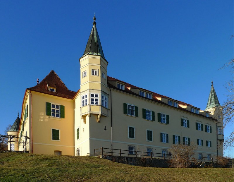 Замок  Санкт-Мартин, Грац